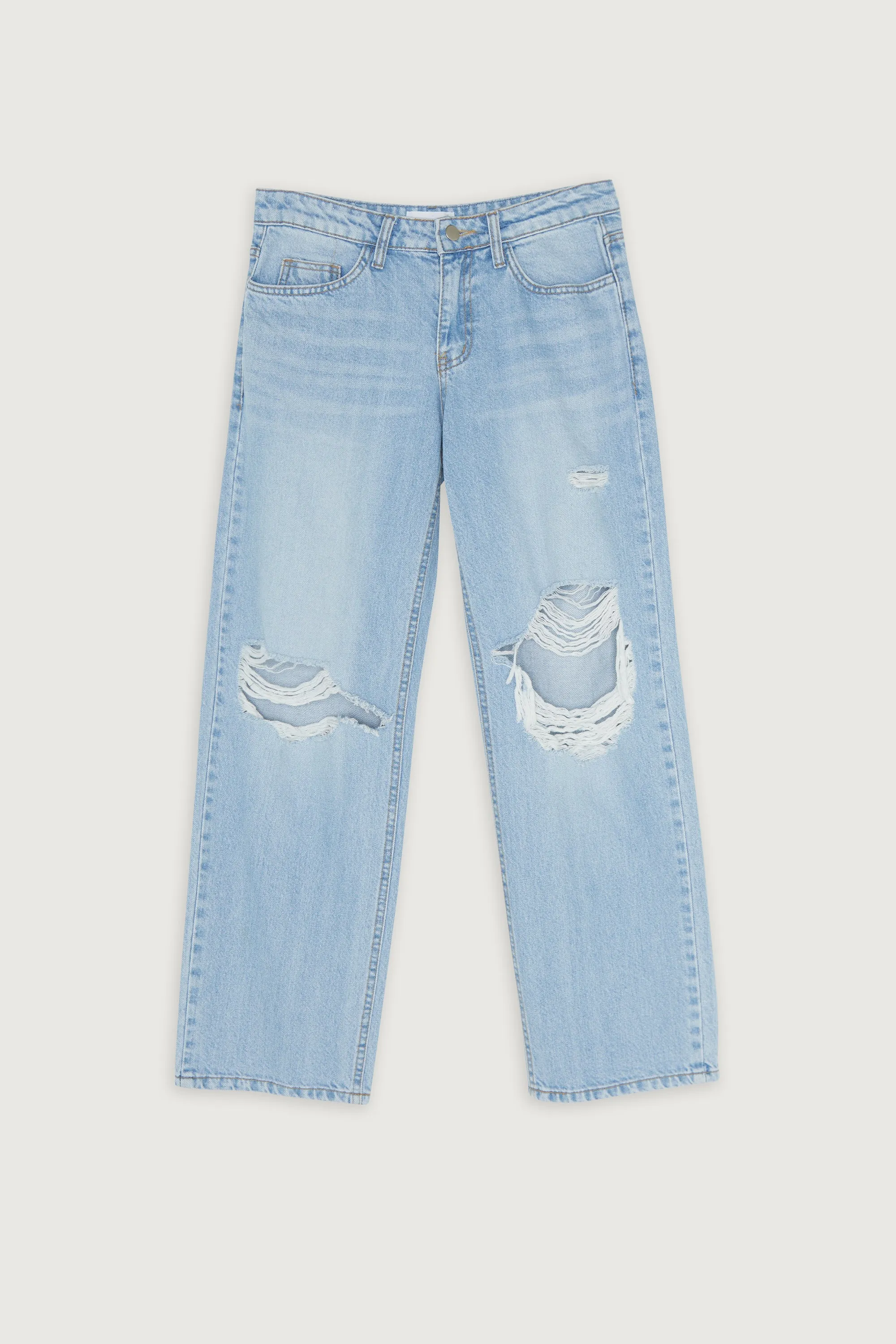 DISTRESSED STRAIGHT LEG JEAN